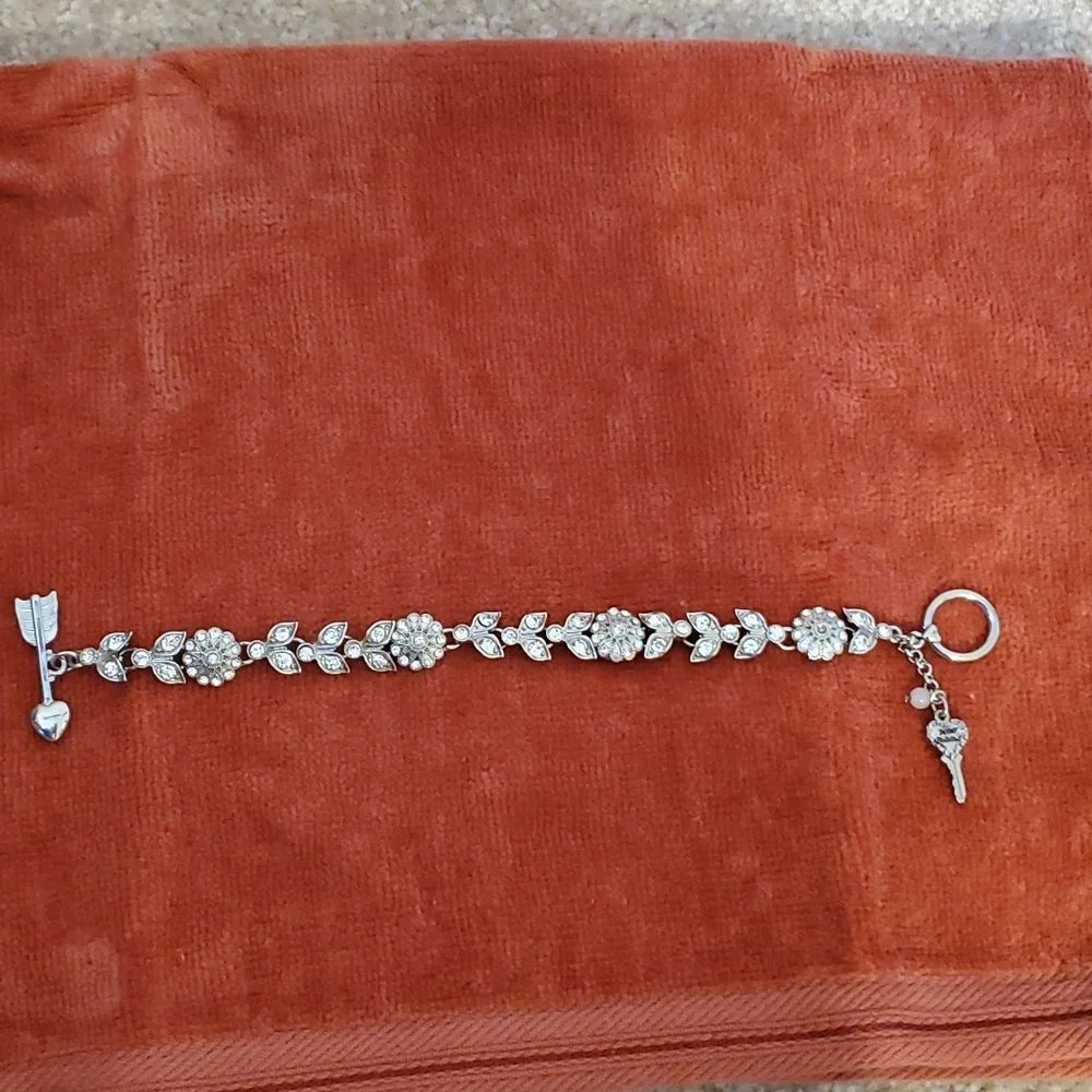 Betsy Johnson bracelet - Picture 4 of 5